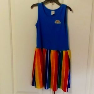 A little girl size 6 to 7 years Crayola dress sleeveless top